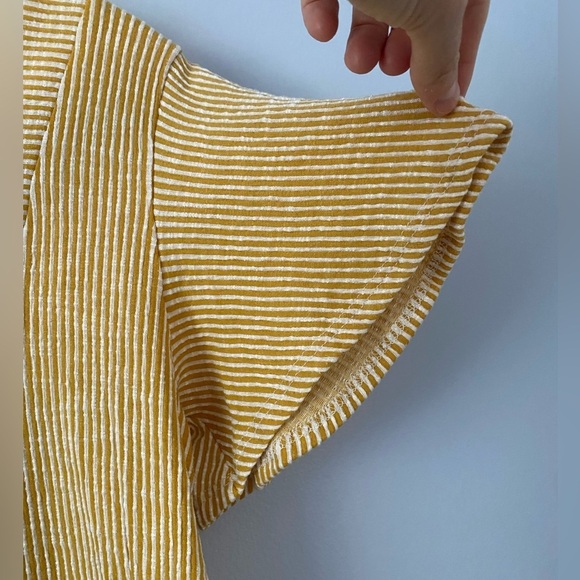 W5 Blouse Women’s Medium M Yellow White Striped Short Sleeve Square Neck Stretch - Picture 3 of 6